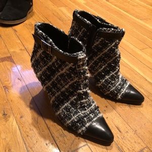 Chanel booties size 39 excellent condition